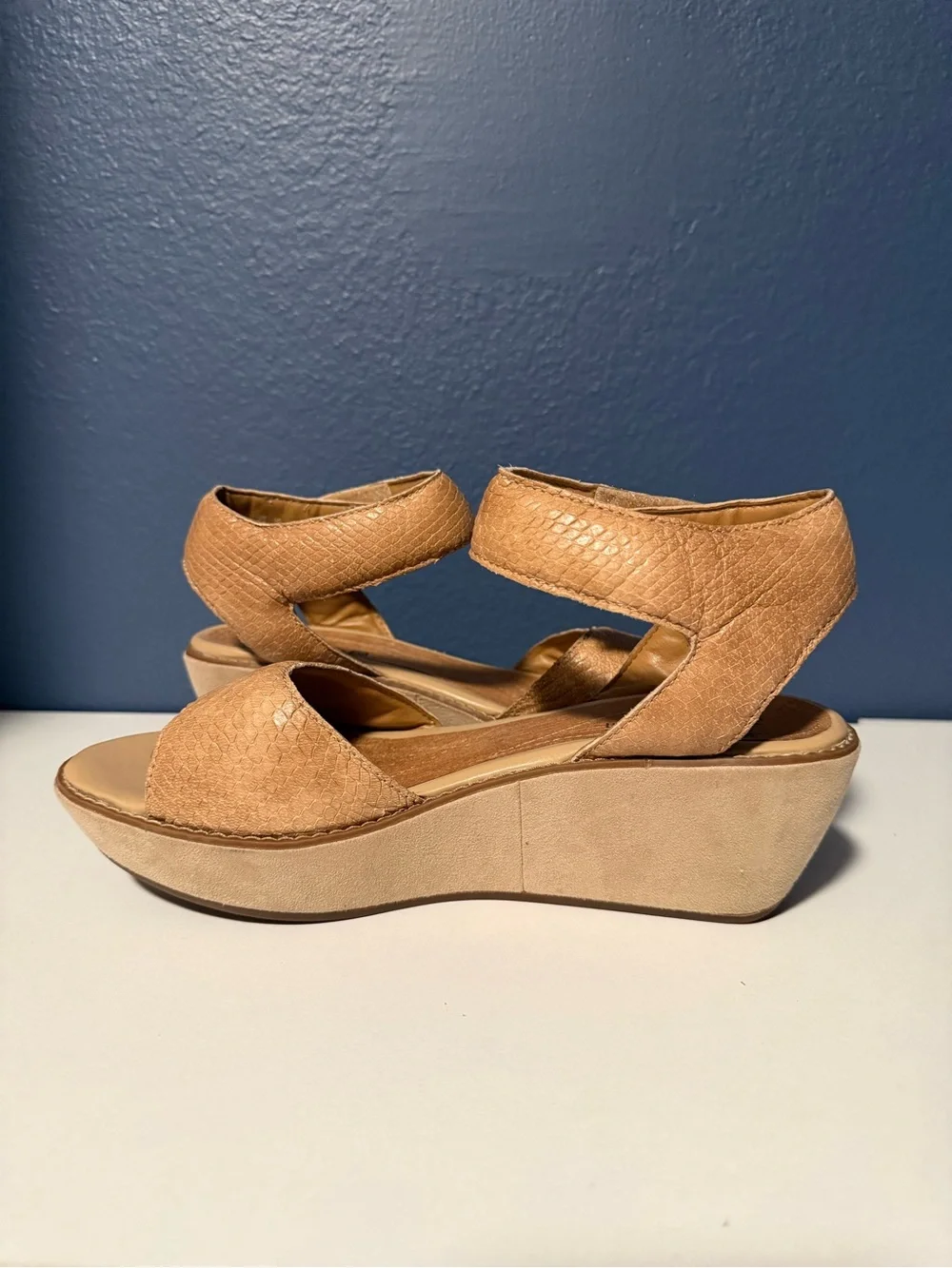 Clarks Hazelle Alba Tan Leather Snake Print Wedge Platform Comfort Sandal 9